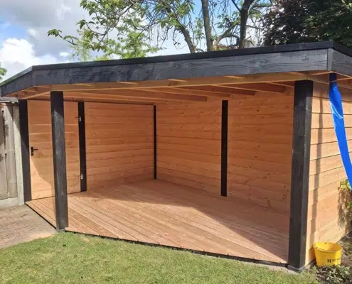Houten vlonder laten plaatsen in je overkapping door CharlieZ