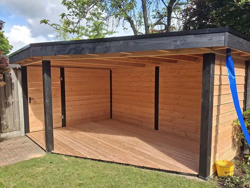 overkapping-met-houten-vlonder Houten vlonder laten plaatsen in je overkapping door CharlieZ